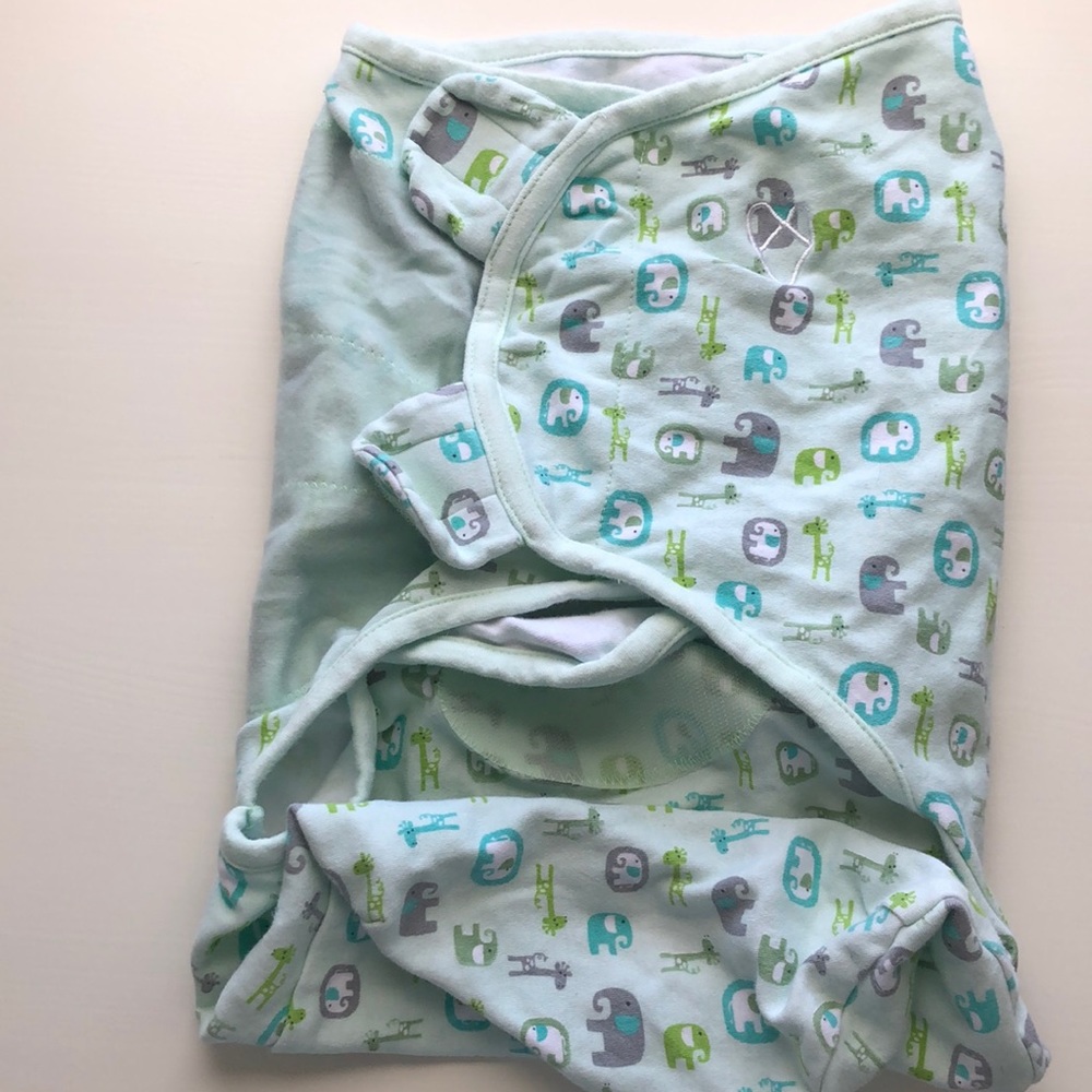 Green elephant giraffe SwaddleMe size large 3-6 month excellent used condition.